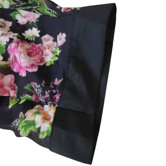 Guess Floral Robe/Coverup - Picture 2 of 5